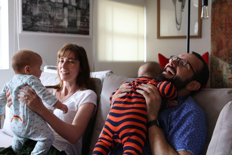 Nova Lei Amplia Licença-Paternidade para Até 20 Dias no Brasil