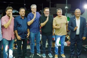 Efraim reforça parceria com prefeito Alexandre em Serra Branca e participa de missa com Padre Fabrício