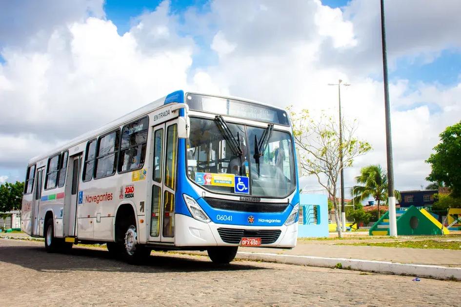Furtos em ônibus disparam 84% em João Pessoa, enquanto roubos registram queda acentuada