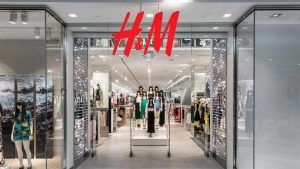 H&M inaugura primeira loja no Rio com escala 5×2 e promete reduzir rotatividade de funcionários