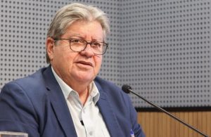 João Azevêdo prega unidade em cenário político fragmentado na Paraíba