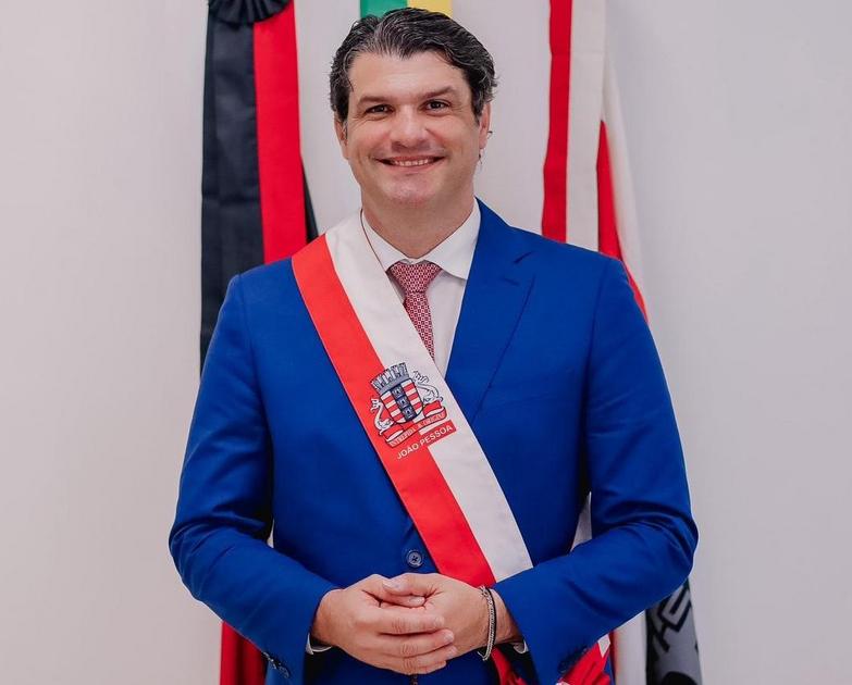 Léo Bezerra Inicia Gestão em João Pessoa com Diálogo e Convoca Vereadores para Reunião Estratégica
