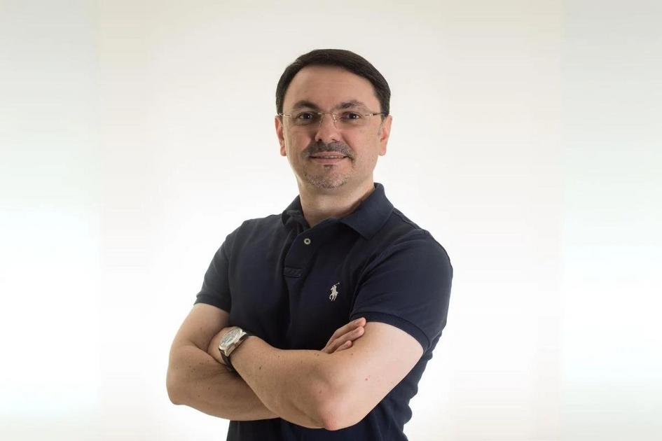 Manhattan Connection: O Retorno de um Ícone com a Voz Paraibana de Rossandro Klinjey