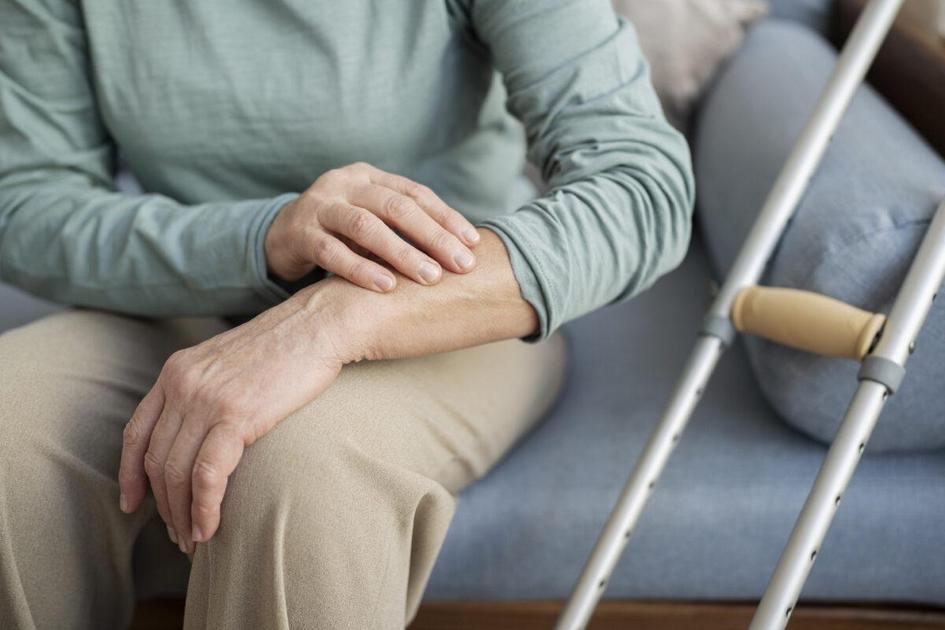 Parkinson: especialista alerta que sintomas vão muito além do tremor e podem começar de forma silenciosa