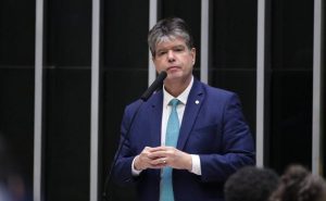 Ruy Carneiro defende escala 5x2 e aponta ganhos para empresas e trabalhadores; proposta tramita no Congresso