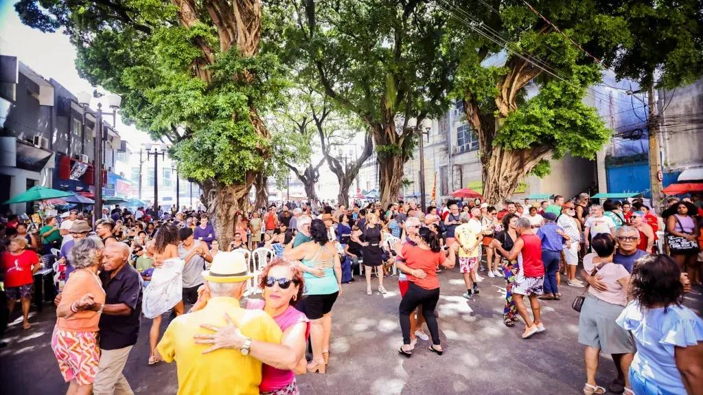 Sabadinho Bom Traz Kojak do Banjo e Clássicos do Samba para a Praça Rio Branco