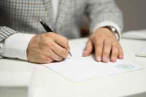 Sine-PB Anuncia Mais de 900 Vagas de Emprego em 11 Cidades Paraibanas
