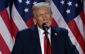 Trump afirma que EUA têm controle total do Estreito de Ormuz e pressiona Irã por acordo