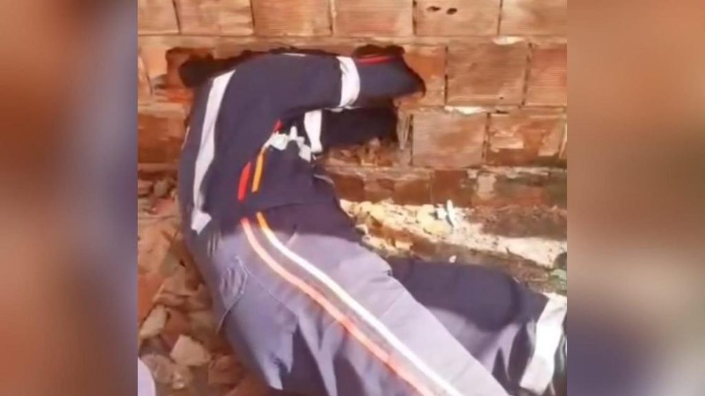 Adolescente é identificada como mãe do bebê arremessado entre muros em Caaporã