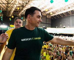 Cabo Gilberto defende Flávio Bolsonaro em pedido de patrocínio ao Master: 'nada de imoral'
