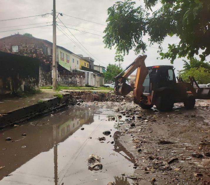 Chuvas intensas em João Pessoa levam 46 pessoas a abrigos e interditam 8 imóveis