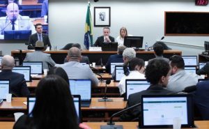 Conselho de Ética da Câmara suspende três deputados por 60 dias após motim no plenário