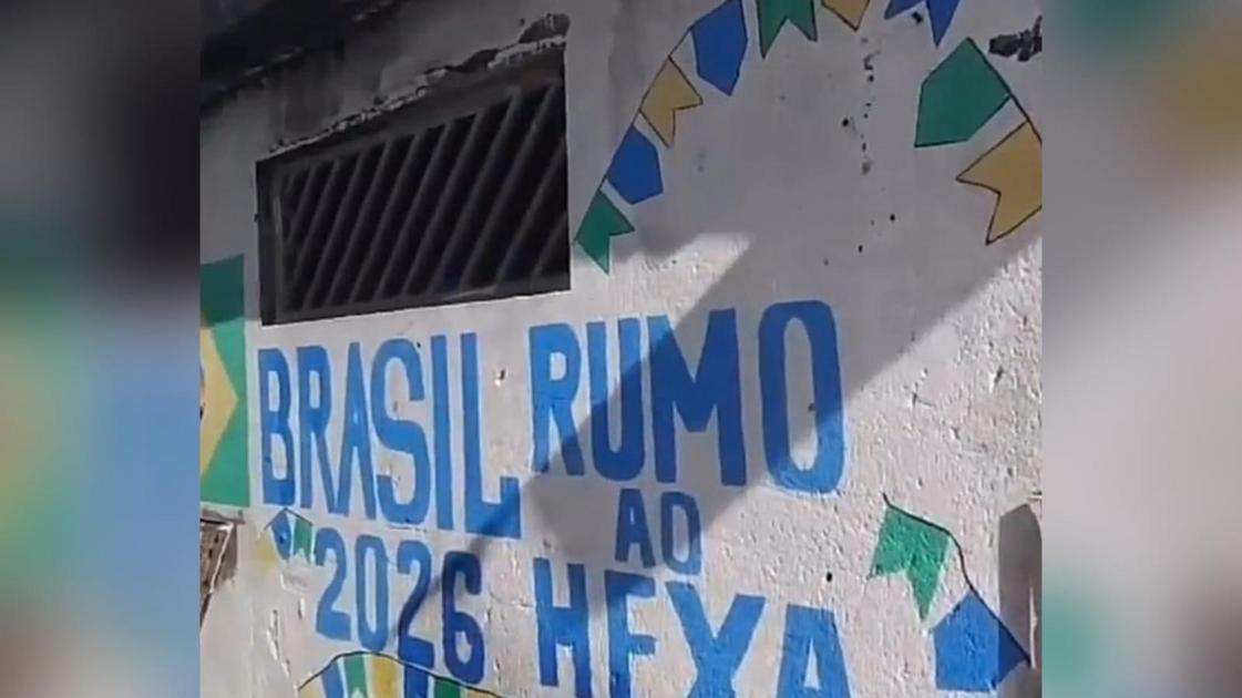 Criatividade e patriotismo: moradores de Bayeux transformam rua em arquibancada da Copa do Mundo