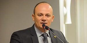 Deputado do PL atribui a Cabo Gilberto decisão por pedido de vista que adiou votação da PEC do fim da escala 6×1