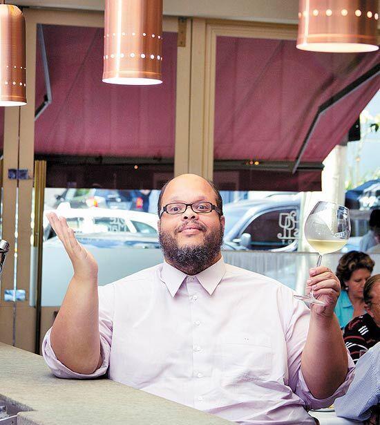 Ed Motta é investigado por injúria após chamar garçom de 'Paraíba' em áudio; entenda o caso
