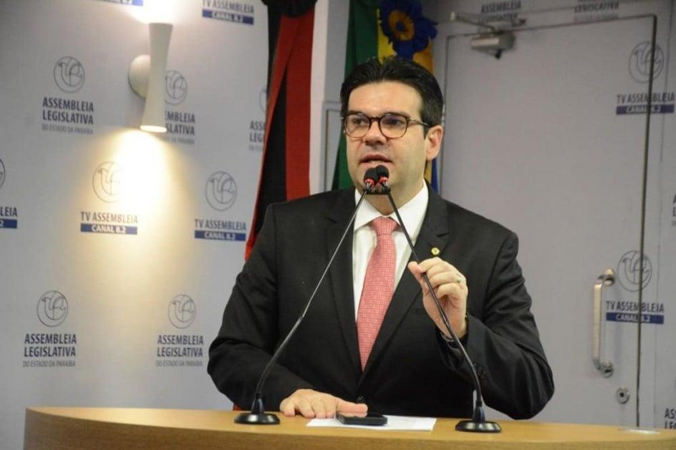 Eduardo Carneiro defende parceria público-privada do saneamento e diz que Cagepa continuará como patrimônio da Paraíba