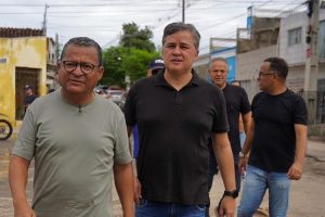 Efraim Filho e Nilvan Ferreira percorrem áreas atingidas por chuvas na Paraíba e reforçam apoio emergencial a famílias