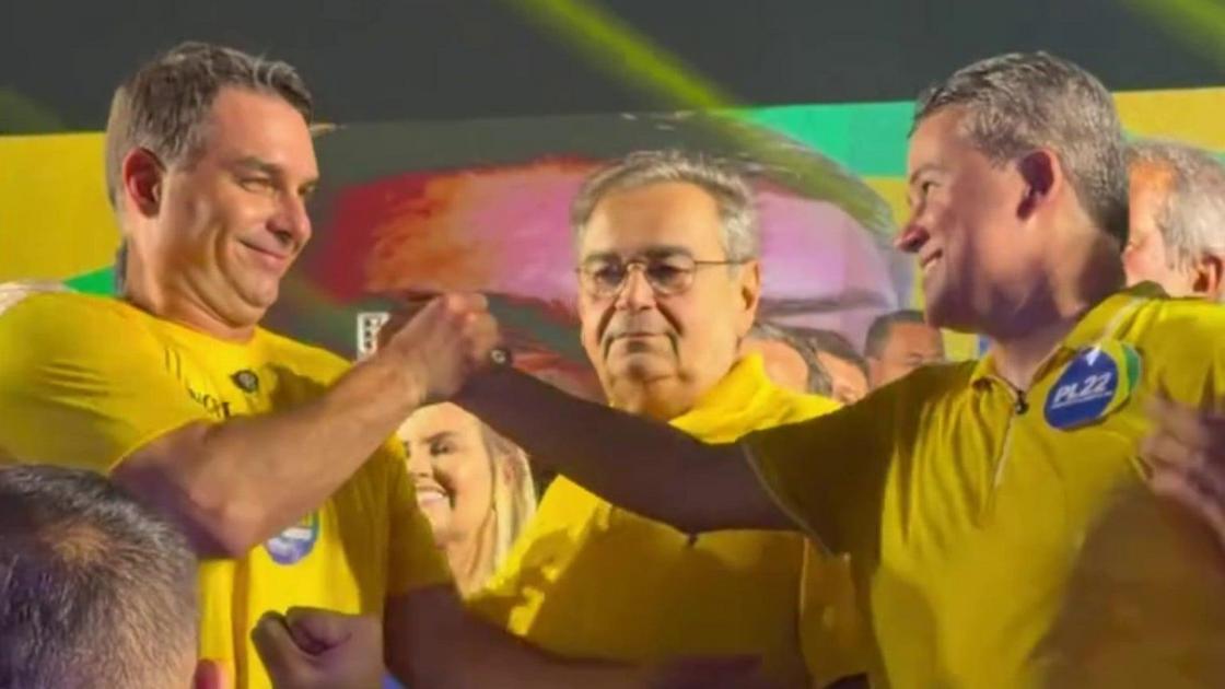 Efraim Filho minimiza denúncias contra Flávio Bolsonaro e defende investigação isenta; reações opostas na política paraibana
