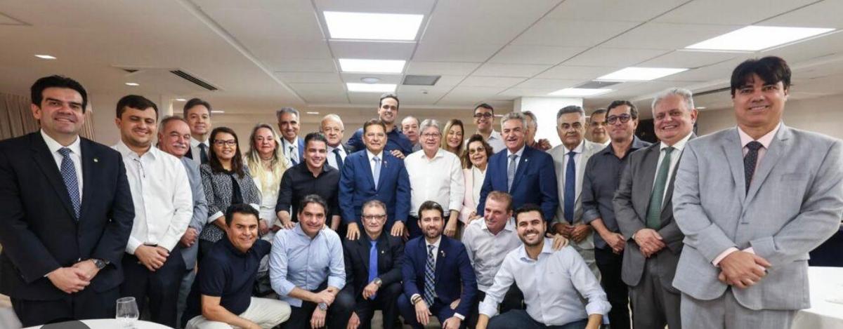 Governador Lucas Ribeiro reúne bancada para debater redução de prestadores de serviços e eleições