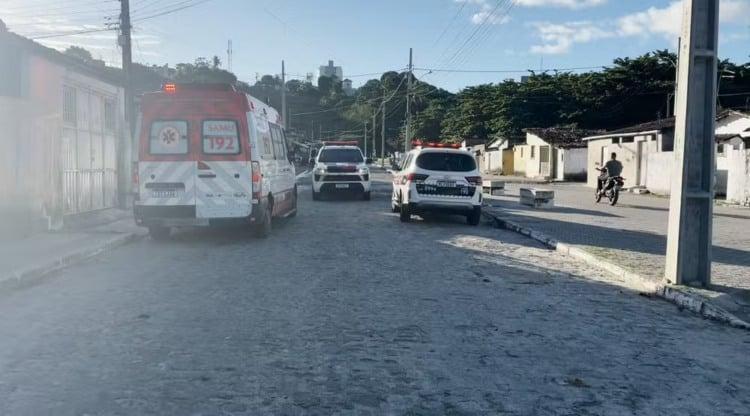 Homem é morto a tiros após casa ser invadida em João Pessoa; polícia investiga