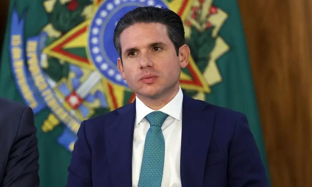 Hugo Motta apoia projeto que equipara misoginia ao crime de racismo e pede cautela sobre fim da escala 6×1
