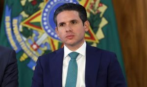 Hugo Motta apoia projeto que equipara misoginia ao crime de racismo e pede cautela sobre fim da escala 6×1