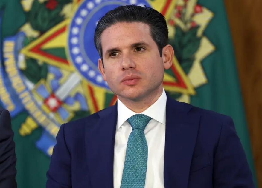 Hugo Motta defende industrialização de minerais críticos em artigo no O Globo