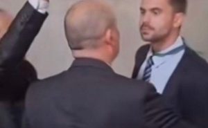 Hugo Motta exonera assessor de Janones após ofensas a Cabo Gilberto durante entrevista