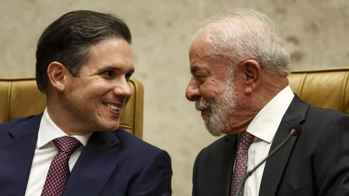 Hugo Motta promete aprovar PEC 6×1 em maio e defende medida como ‘defesa da família brasileira’