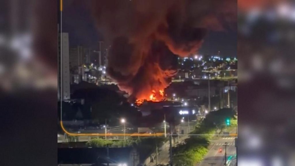 Incêndio atinge parte da estrutura do Circo do Tirulipa em Natal; ninguém ficou ferido