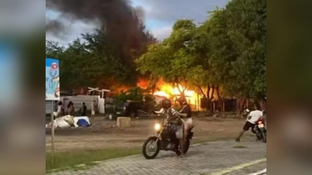Incêndio destrói moradias na comunidade Portelinha, em Cabedelo; famílias são acolhidas