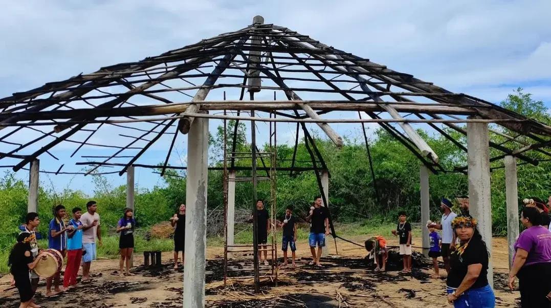 Indígenas denunciam incêndio criminoso de oca sagrada em aldeia Tabajara no Conde; ato é repudiado por povos originários