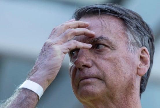 Jair Bolsonaro segue internado com quadro estável após cirurgia no ombro em Brasília