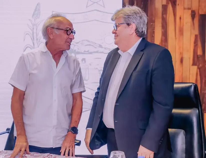 João Azevêdo nega que Cícero Lucena tenha revelado planos de candidatura ao governo; entenda o cenário