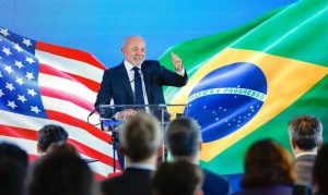 Lula e Trump estabelecem prazo de 30 dias para grupo de trabalho resolver impasse tarifário entre Brasil e EUA