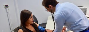 Mais de 380 brasileiros morrem por dia vítimas da hipertensão; novo alerta para pressão 12×8
