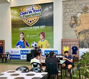 Manaira e Mangabeira Shopping movimentam público com Clube de Troca de Figurinhas em clima de Copa do Mundo 2026