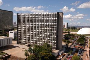 Militares do Exército viram réus por trote violento “chá de manta” em quartel de Brasília