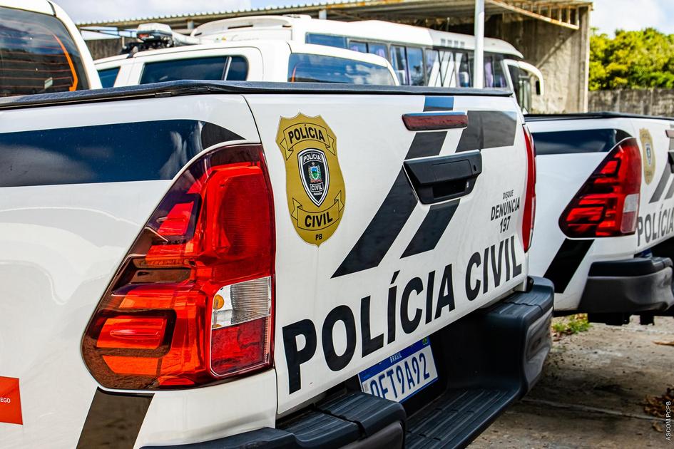 Mulher é presa por tentativa de homicídio após atropelar atual do ex em Guarabira