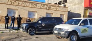 PF e CGU investigam fraudes milionárias em licitações nas cidades de Cacimbas e Desterro; Operação Viga Mestra cumpre 11 mandados