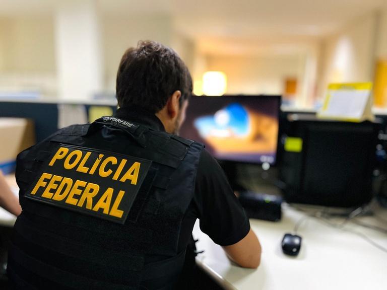 Polícia Federal cumpre mandado na Paraíba em operação contra racismo em plataformas digitais