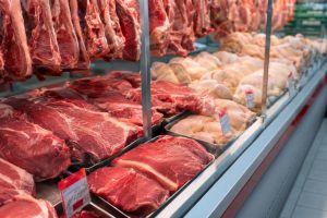 Procon Patos aponta alta em carnes e frango; diferença entre lojas chega a 63%