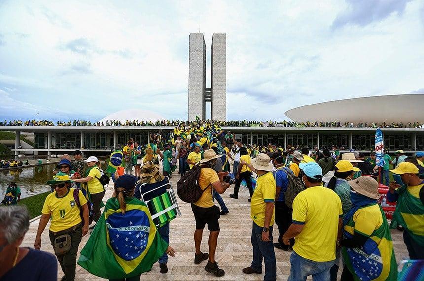PT, PC do B e PV questionam no STF Lei da Dosimetria que reduz penas de condenados por atos golpistas
