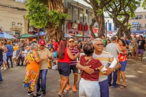 Sanfoneiro Joab Dantas faz esquenta para o São João no Sabadinho Bom