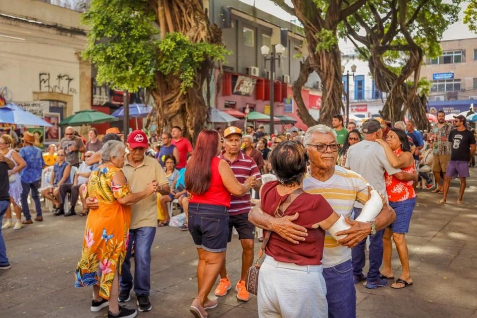 Sanfoneiro Joab Dantas faz esquenta para o São João no Sabadinho Bom