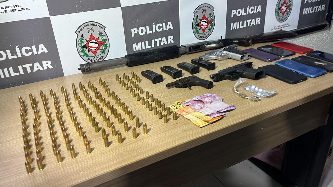 Sete homens são presos e quatro armas apreendidas em comunidade de João Pessoa