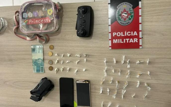 Suspeita abandona criança de 6 anos ao fugir durante ação da Polícia Militar em Cajazeiras
